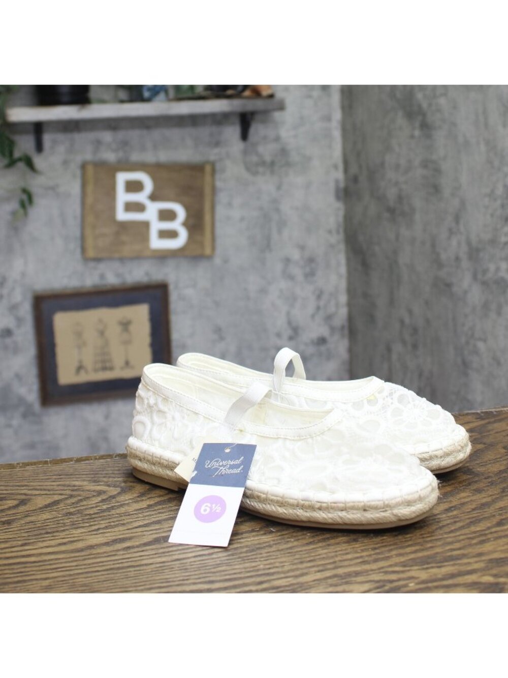 Universal Thread Womens Celia Floral Lace Mary Jane Espadrille Flats White 6.5M